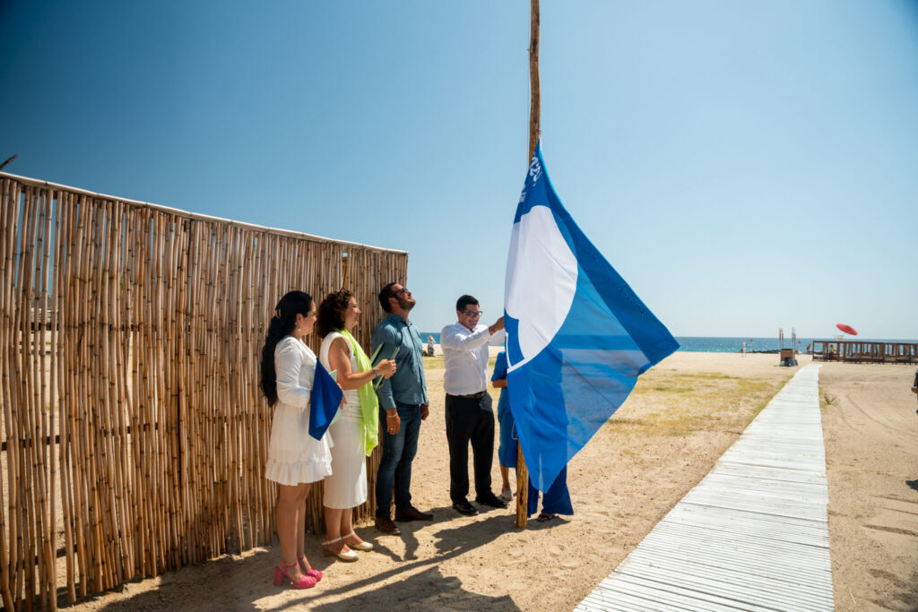 A Blue Flag is located at Kanna Beach within the premises of Hotel Paradisus Los Cabos.